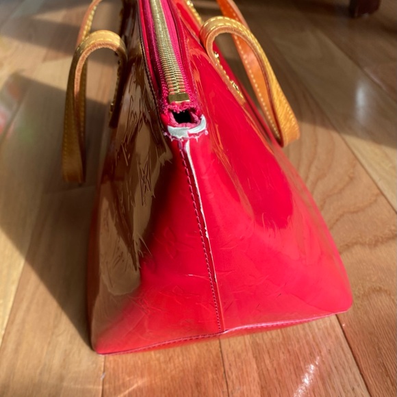 Louis Vuitton Vernis Bellevue Bag - Picture 7 of 13